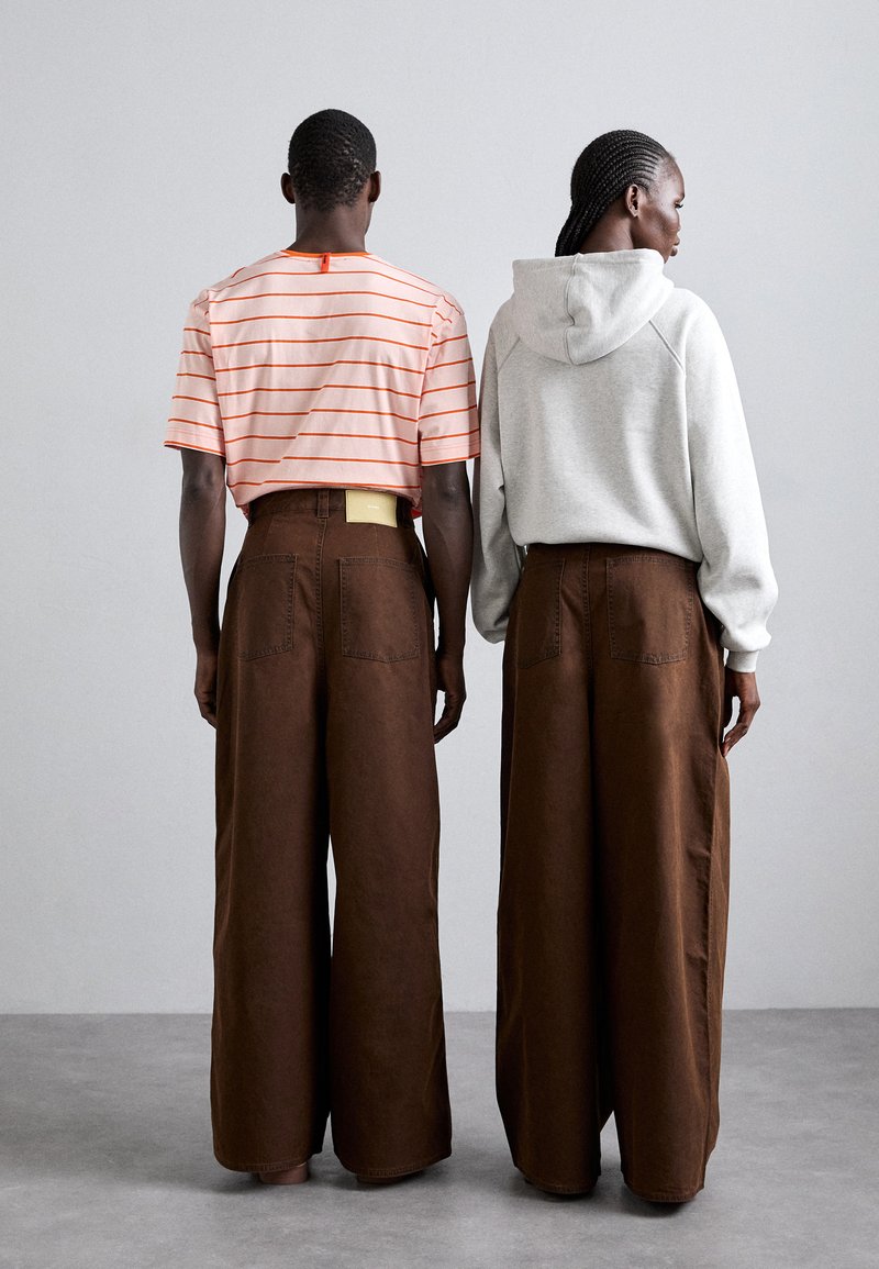Sunnei EXTRA OVER PANTS UNISEX - Jeans baggy - brown