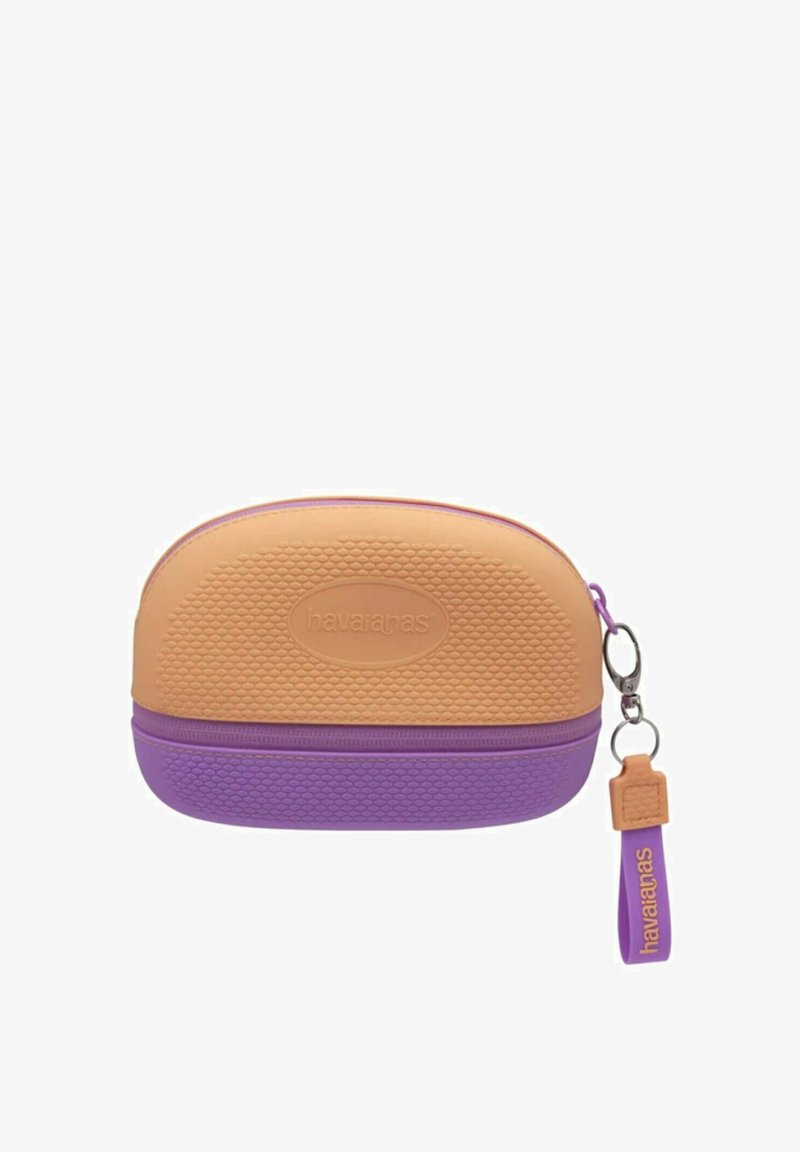 Custodia con zip Havaianas in gomma arancione e viola, caratterizzata da una superficie testurizzata e un anello per chiavi con un'etichetta logo. Finitura liscia.