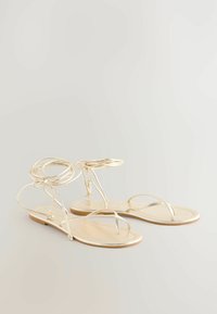 Next FOREVER COMFORT - Sandalai su T formos dirželiu - soft gold leather