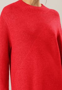 Apart Robe pull - red