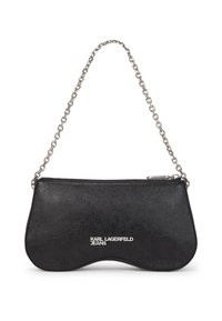 Clutch nera in ecopelle con forma arrotondata, tracolla in catena argentata, chiusura con zip e audace marchio "KARL LAGERFELD JEANS" sulla parte frontale.