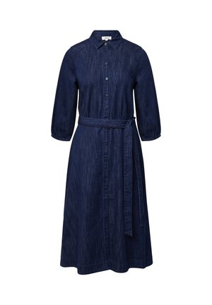 Robe midi en denim bleu foncé avec un col, fermeture à boutons sur le devant, manches 3/4 et une ceinture assortie à la taille. Texture douce et structurée.