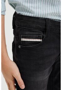 WE Fashion BLUE RIDGE - Jeans slim fit - black