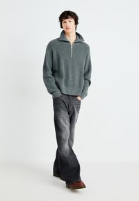 Weekday BLEND HALF ZIP TURTLENECK  - Strikkegenser - dark grey