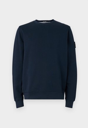 Mørkeblå sweatshirt lavet af bomuldsblanding. Har rund halsudskæring, lange ærmer, ribbede manchetter og et logo-tag på venstre ærme.