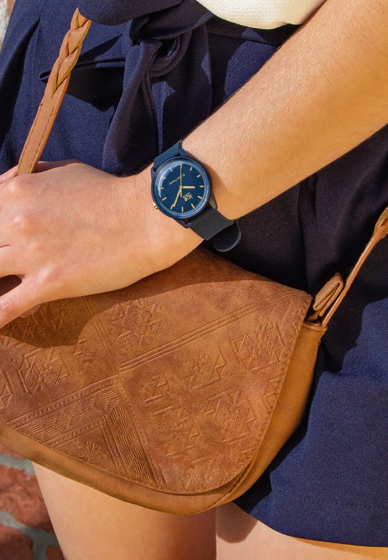 Ice-Watch Pulkstenis - navy gold mesh m