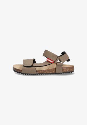 Brown sandals met een kurken voetbed, EVA-buitenzool, verstelbare klittenbanden en een gestructureerde synthetische bovenkant. Ideaal voor casual gebruik.
