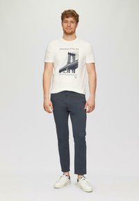 s.Oliver Chino - tiefblau
