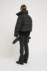 Gestuz PINARA SHORT PUFFER - Giacca invernale - black