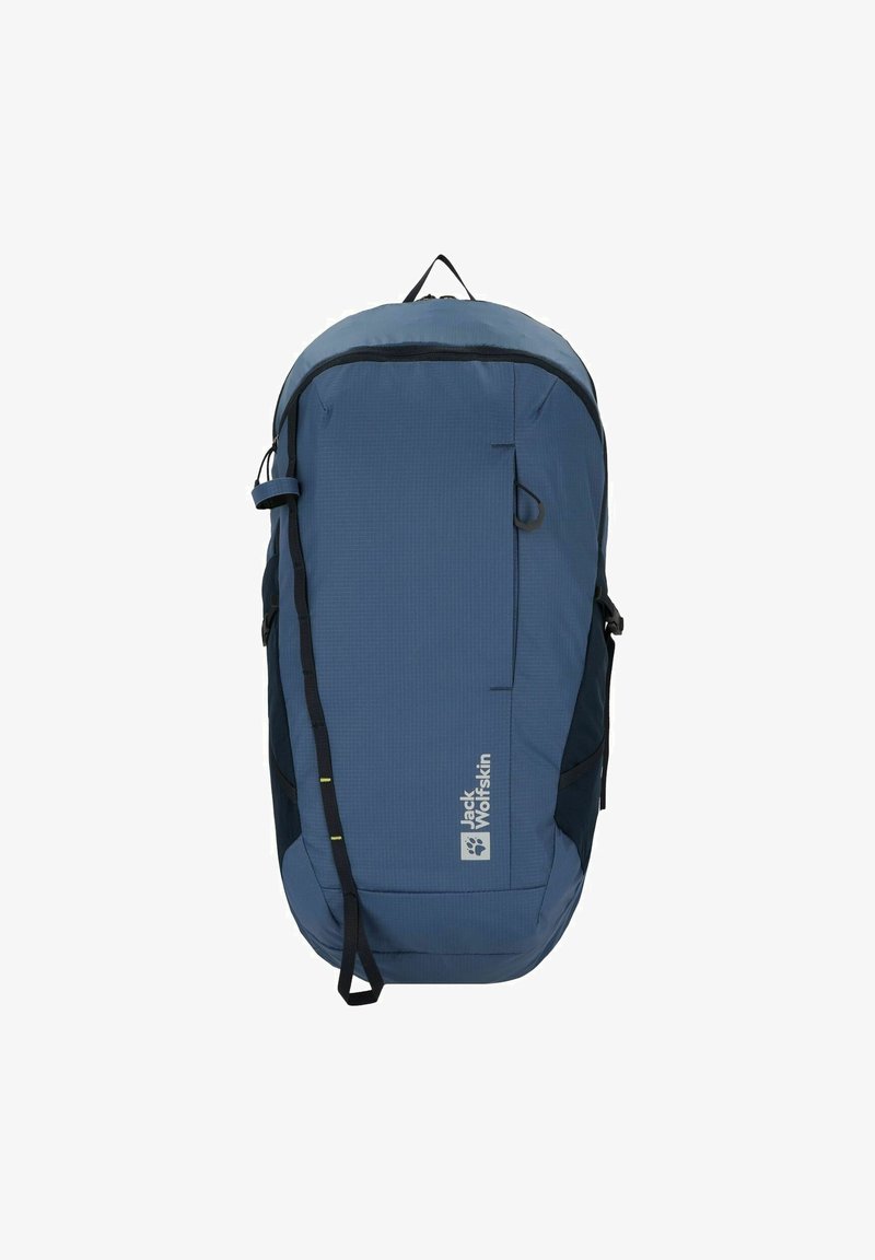 Zaino da esterno blu con una forma semi-strutturata, texture in tessuto, tasca frontale, cinghie e dettaglio del logo sul lato.