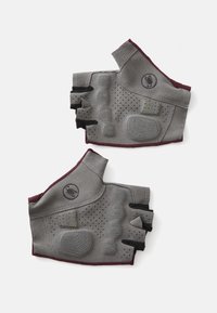Guanti grigi a metà dito con dettagli color vinaccia, caratterizzati da una texture perforata, palmi imbottiti e dettagli in gomma sui polpastrelli.