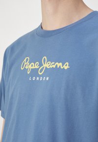 Pepe Jeans EGGO - Marškinėliai su spaudiniu - sea blue