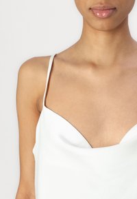 Anna Field Top - off-white