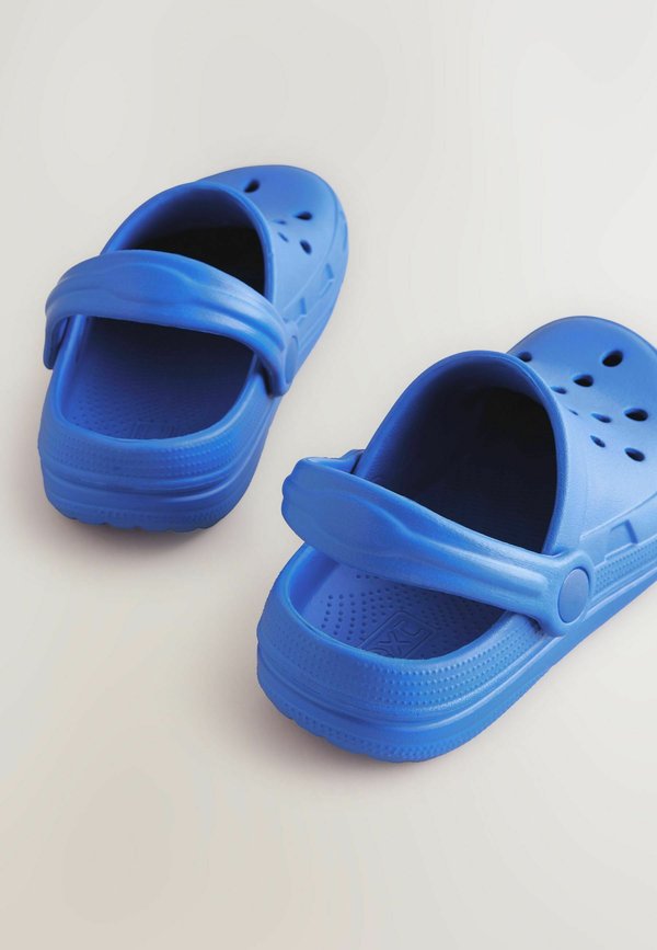 REGULAR FIT – Riemensandalette