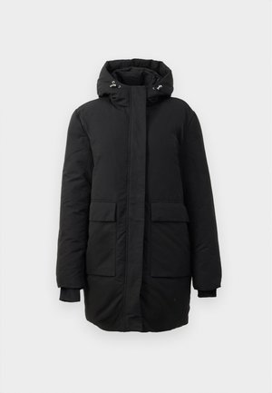 Cappotto imbottito nero con cappuccio, dotato di chiusura frontale con zip, due tasche a patella e polsini a coste. Tessuto liscio, design lungo fino al ginocchio.