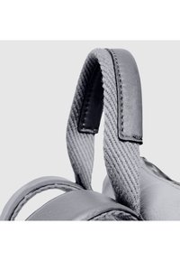 ecco leather goods