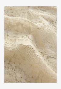 Sélectionné, champagne gold