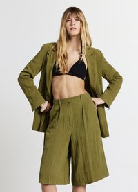 Calliope Short - verde kaki