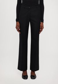 Svarta skräddarsydda byxor med hög midja, med en femknappsknäppning, raka ben och en mjuk, skräddarsydd textur.