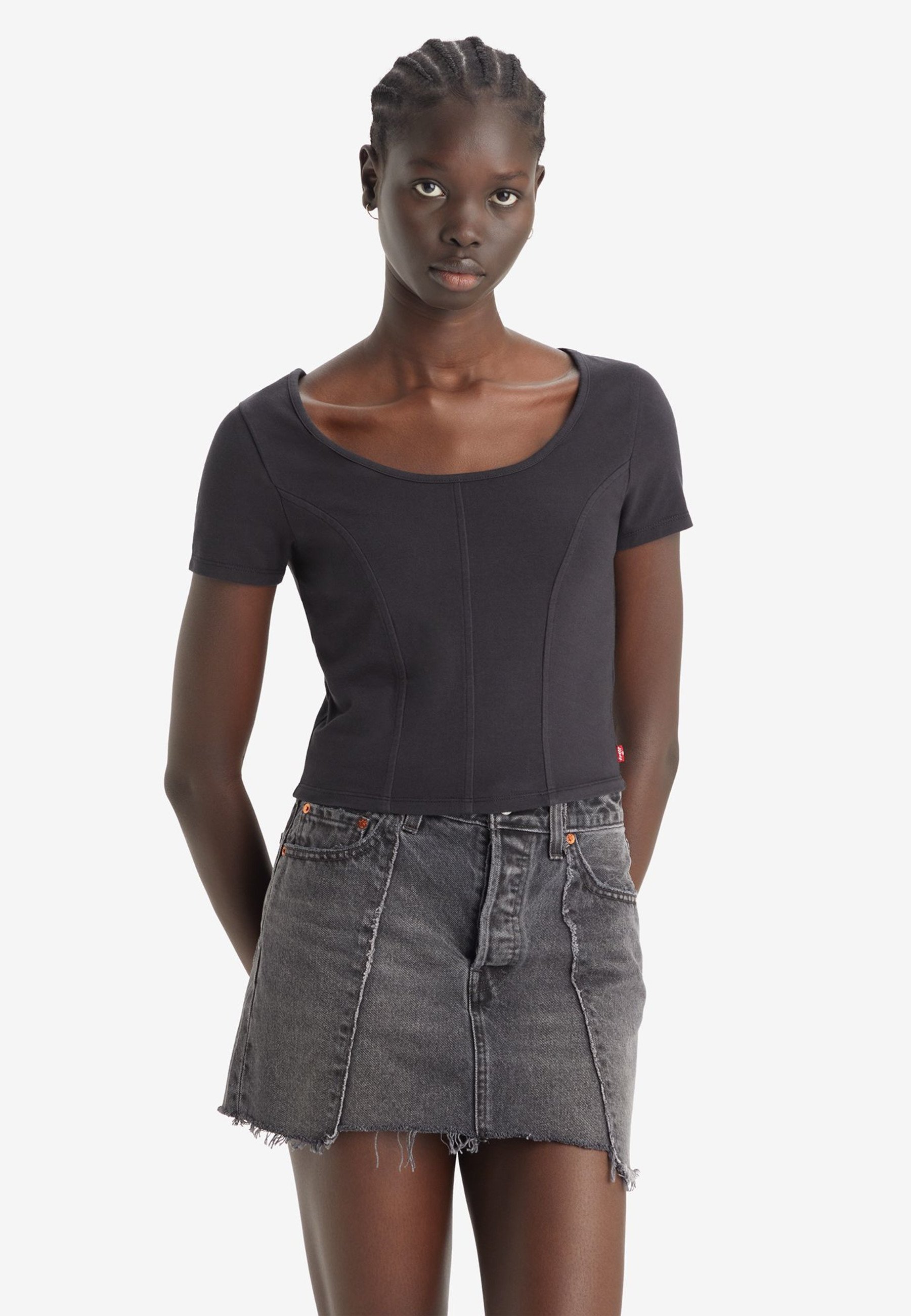 T-shirt Donna MoonWorks – Scritta Ironica 'Resa Di Nuovo Impopolare' – Slim Fit Bianca E Nera