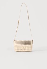 Valimata, off-white