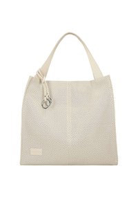 Jasnokremowa torebka ze skórzanym wykończeniem z perforacjami, o miękkiej teksturze, prostokątnym kształcie, płaskich uchwytach i okrągłych dodatkach w srebrnym kolorze.