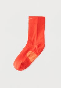 Neizbrano, crimson/turf orange
