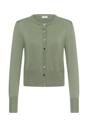 Cárdigan corto verde claro con mangas largas, cuello redondo y botones metálicos a presión en el centro frontal.