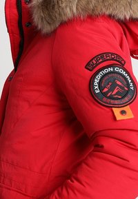 Superdry & Co Abrigo de invierno - red