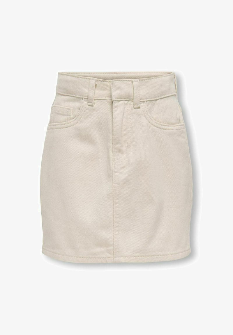 Falda de mezclilla beige con una cintura ajustada, bolsillos delanteros y un corte recto. Presenta detalles de costura y un dobladillo limpio.