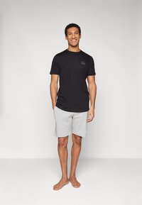 Ellesse VEZUVI 3 PACK - Apatiniai marškiniai - black