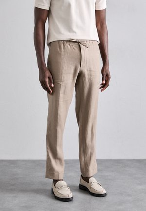 SOREN DRAPE PANTS - Pantalon classique - sepia tint