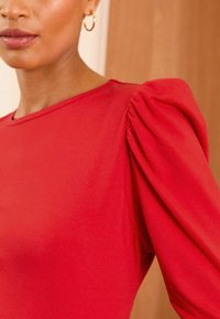 Love & Roses REGULAR FIT-PUFF LONG SLEEVE - Pikkade varrukatega topp - red