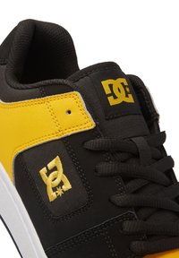 DC Shoes MANTECA  - Trainers - bky black yellow