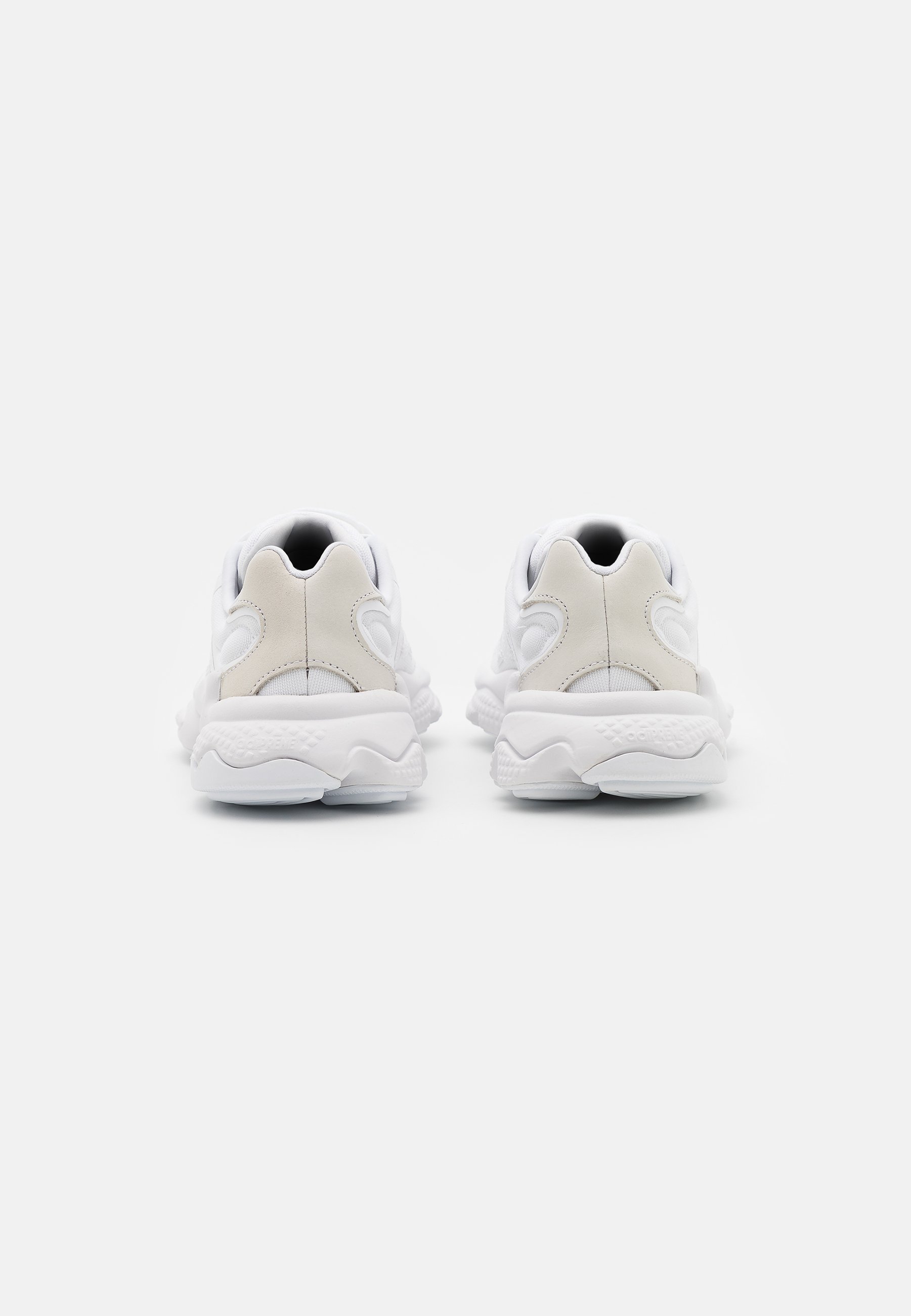 adidas Originals OZWEEGO PURE UNISEX - Trainers - footwear white/white -  Zalando.ie