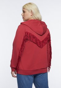 Felpa FIORELLA RUBINO Con Cuori Ricamati - Curvy Size Primavera/Estate 2025 - Foto 5