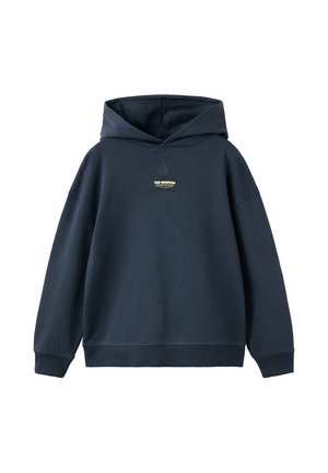 Sweat à capuche bleu marine avec manches longues et petit logo texte doré indiquant « "The Renewal" » centré sur la poitrine.