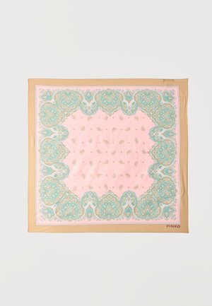 Neliön muotoinen huivi, jossa on beige reunus, vaaleanpunainen keskiosa ja monimutkaiset turkoosit ja kullankeltaiset paisley-kuviot, merkitty "Pinko" alakulmaan.