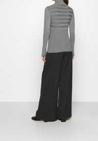 Morgan Trui - grey