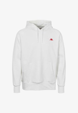 Valkoinen huppari pehmeästä kankaasta, jossa on kengurutasku ja punainen logo rinnassa. Resorit hihansuissa ja helmassa.