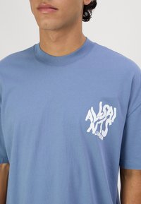 AllSaints ORLANDO CREW - Marškinėliai su spaudiniu - damson blue
