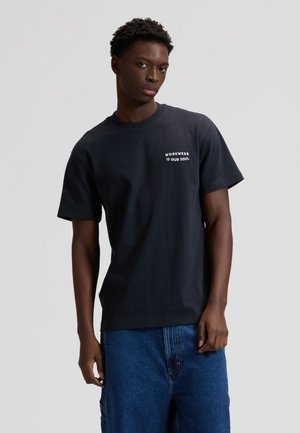 WORKWEAR BUILDING TEE - Μπλουζάκι με στάμπα - rebel navy