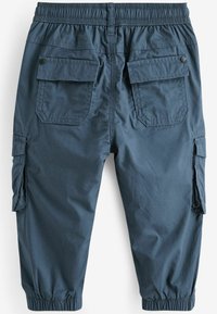 Marineblaue Cargo-Hosen aus leichtem Stoff, mit elastischem Bund, zwei Gesäßtaschen und elastischen Bündchen an den Knöcheln.