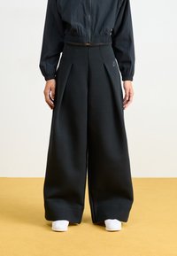 Nike Sportswear SPORTSWEAR TECH FLEECE - Treniņtērpa apakšdaļas - black