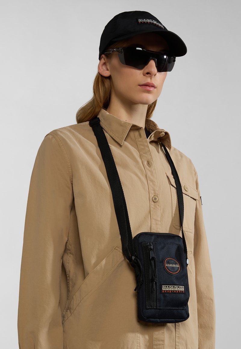 Petit Sac Montana En Cuir Et Toile Noir – État Neuf