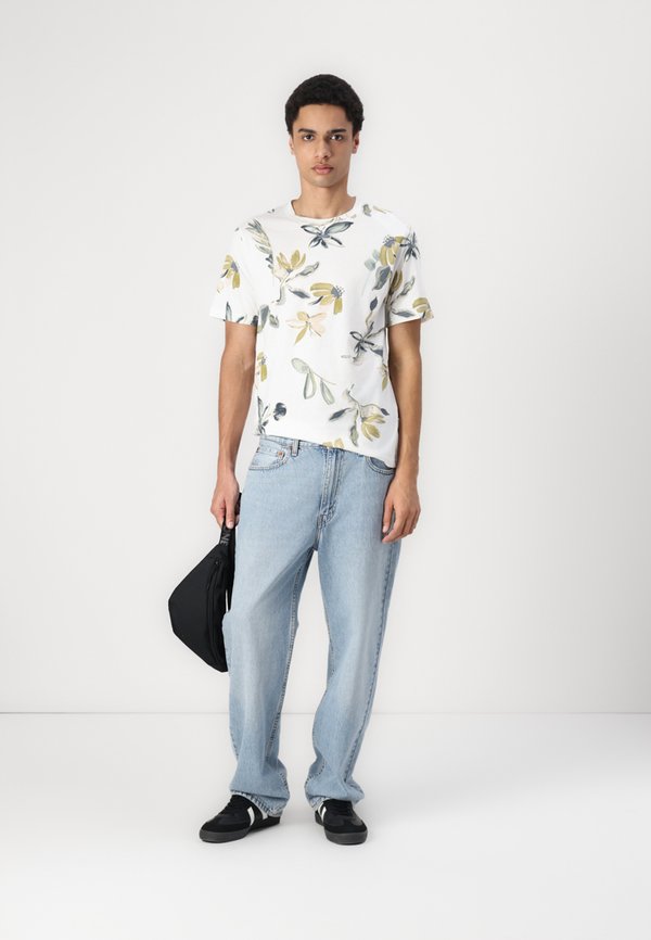 JORVARENNA TEE CREW NECK - Print T-shirt - cloud dancer3