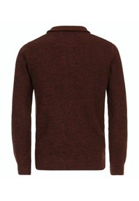 Strickpullover in dunklen Rot- und Brauntönen, mit einem kragenlosen Ausschnitt und langen Ärmeln. Strukturierter Stoff mit einem dezenten Muster. 
