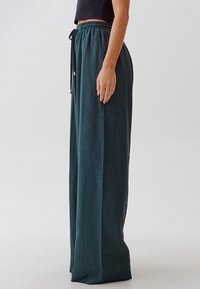 TUSSAH ANDREA - Hlače - emerald