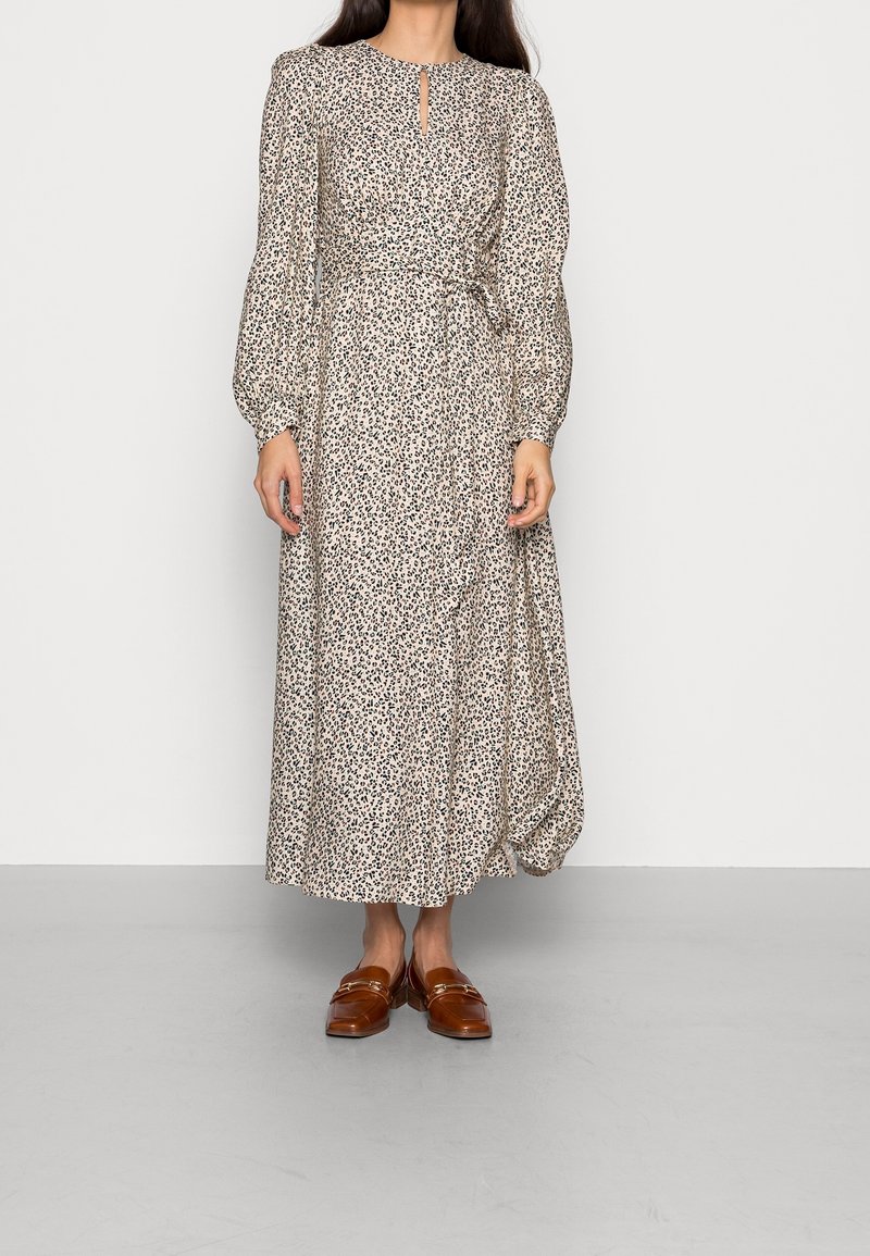 Closet Robe de soirée - beige