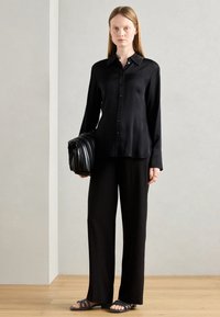 Gabor Comfort Páskové sandály  - schwarz/gold